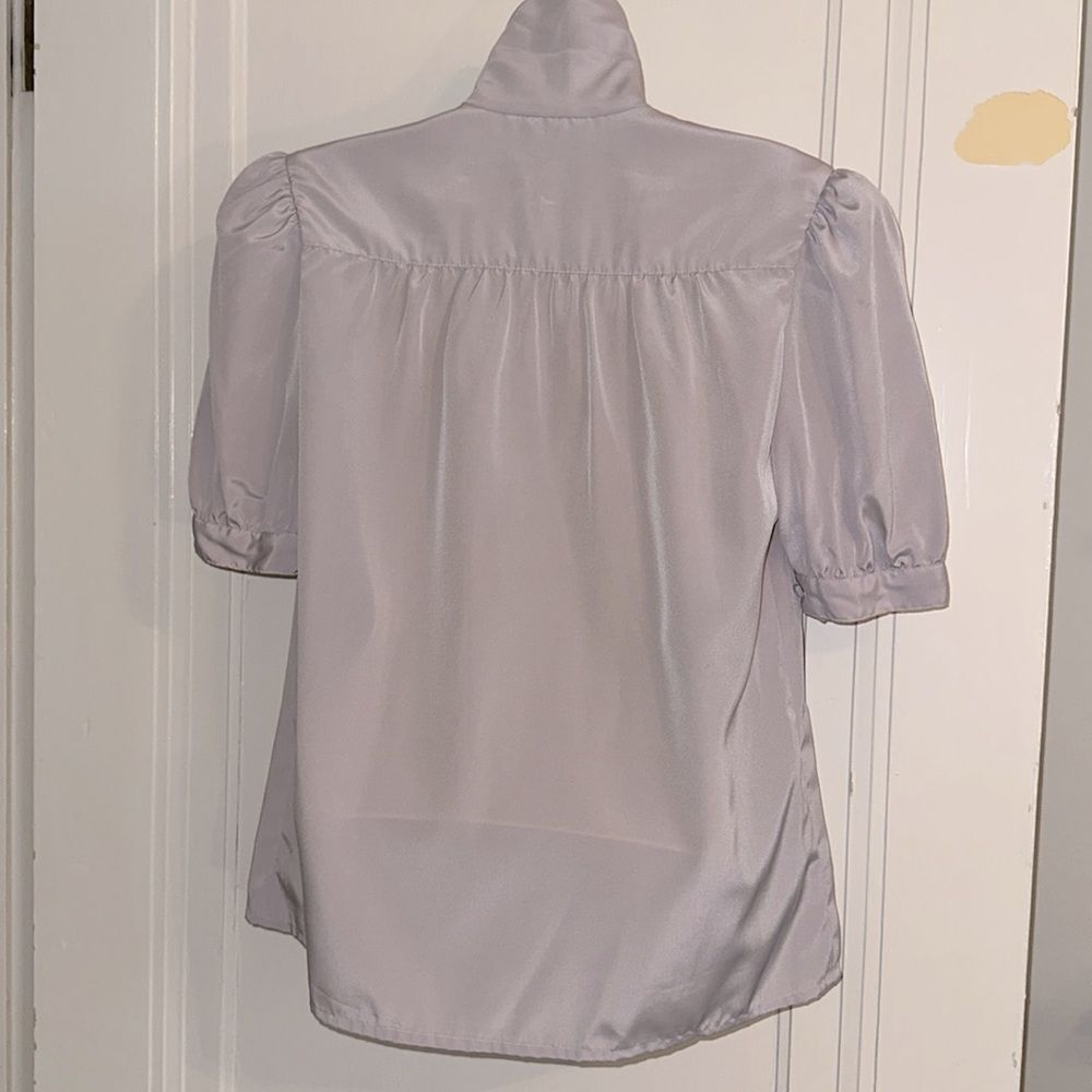 Vintage 80s Mihang lavender polyester short sleeve blouse with attached scarf - Picture 6 of 7